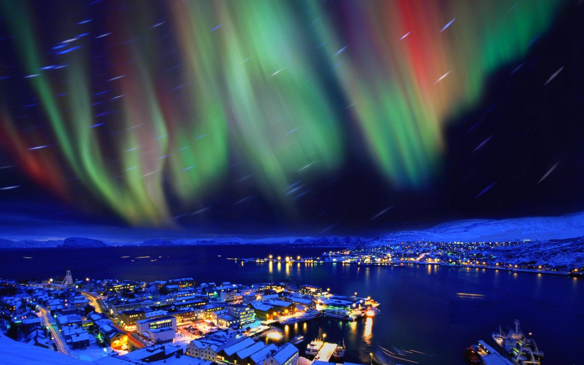 shortbreaks2017's tweet photo. The Northern Lights of Norway 🇳🇴#Norway #travel #northernlights https://t.co/Odi83Wpu7P
