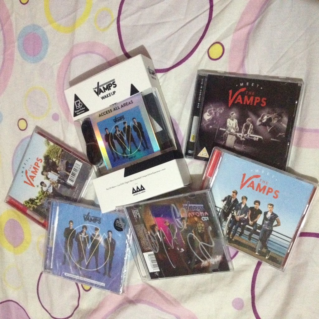 jamesination's tweet photo. @TheVampsband Here's mineeee lots of love #MyVampsXmas https://t.co/cxfOWqppsE
