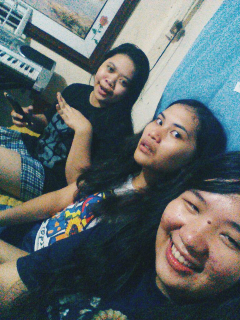 VrnReyes's tweet photo. Happy birthday jennybeybs!! @jenshoii labyu alats tbh ansarap hehe thnx mwa lav et✨💖 https://t.co/BmAijiiD9C