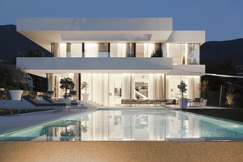 Loving this pool! What's your favorite place in a home? #dreamhome
