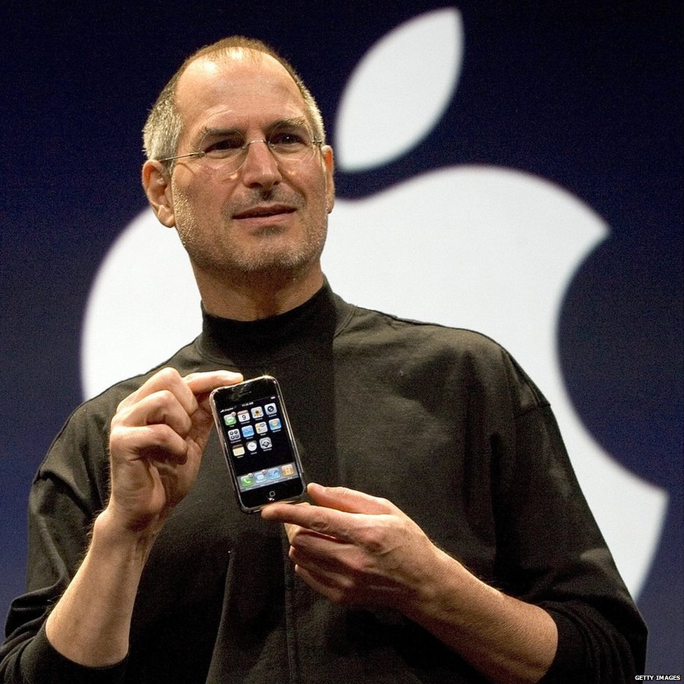 bbcmundo's tweet photo. 10 años del iPhone: la fascinante historia de cómo se volvió tan inteligente el smartphone  https://t.co/9zIHap0SO6 https://t.co/D3h1na63wm