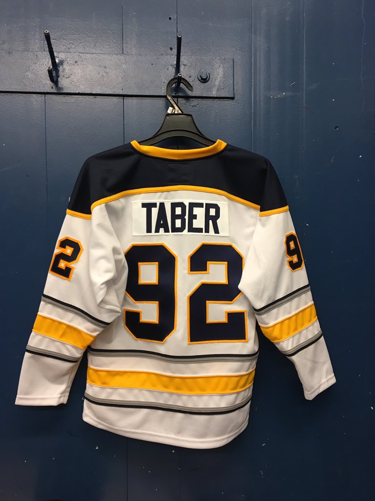 GTHLTOTitans's tweet photo. The Titans Minor Bantam team is playing today in honour of Andrew and the Taber family. https://t.co/fGGqW0FwZ6