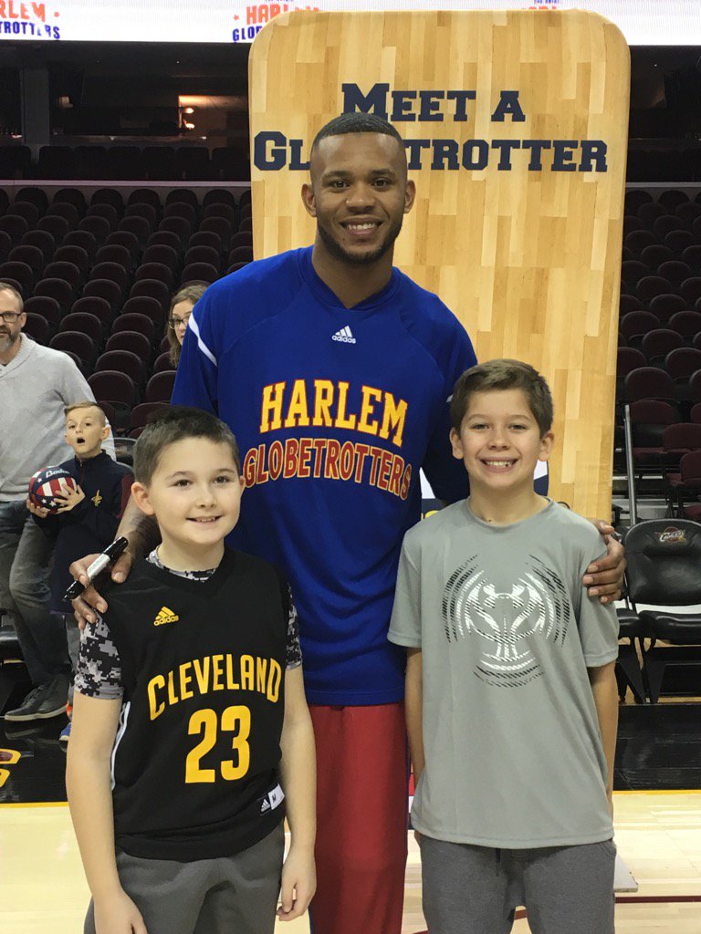 #HarlemGlobeTrotters