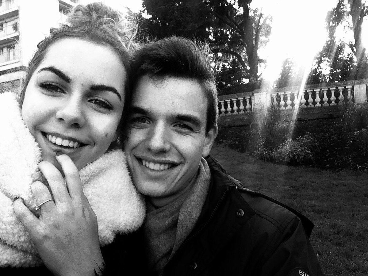 baecmoi's tweet photo. L'amour de ma vie 💞 https://t.co/Q5ZiEr7lhH