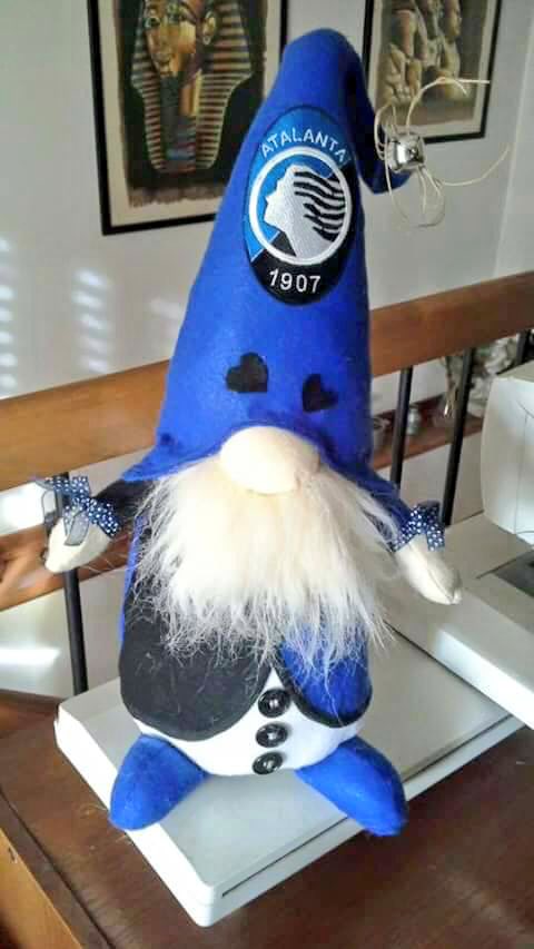 Quest'anno il mio #Natale creativo è stato un #NataleSpeciale fatto di gnomi; quello ⚫️🔵🔝 perché <a href="/Atalanta_BC/">Atalanta B.C.</a> è magia🖤💙#AtalantaLife