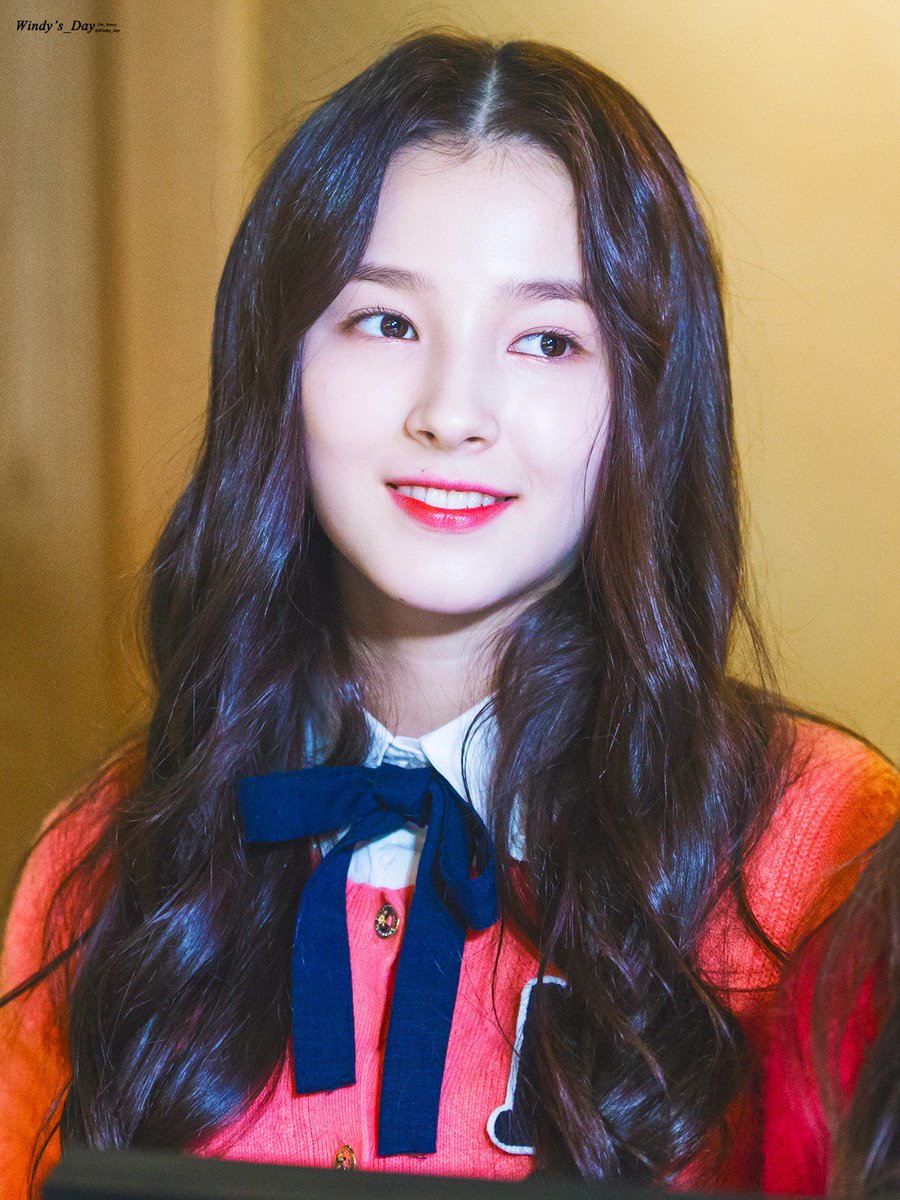 C0sH99jUQAAflbP.jpg (900×1200) Wanita