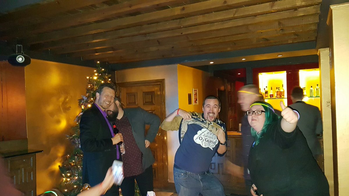 Muttonheid's tweet photo. A lovely picture of me and the CEO of @ThreeUK Dave Dyson during Three's Christmas party in Glasgow last week! #sillystuffmatters @o2 π https://t.co/JbumjSYXFK
