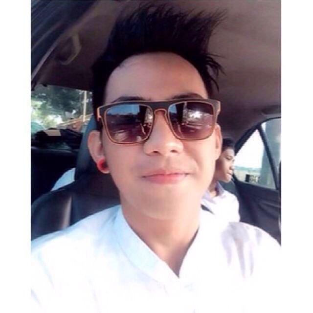 Come hangout with me on #BIGOLIVE. web.live.bigo.sg/2110914717_148…