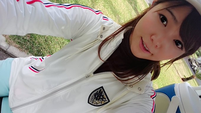 みなさま、こんばんは～＼(^^)／  沖縄に行ってたよ～！ 知り合いの結婚式とゴルフ！！  寒いと思って行ったら 超なつ だったv(・&forall;・*)☀ ゴルフ半袖でも回れそうな感じだったよぉ～！！ さすが沖縄！！  今年もあと少し頑張っていこーぜー✊&hearts;&hearts;<a href="/tag/aknr"class="tags"><span>#aknr</span></a>