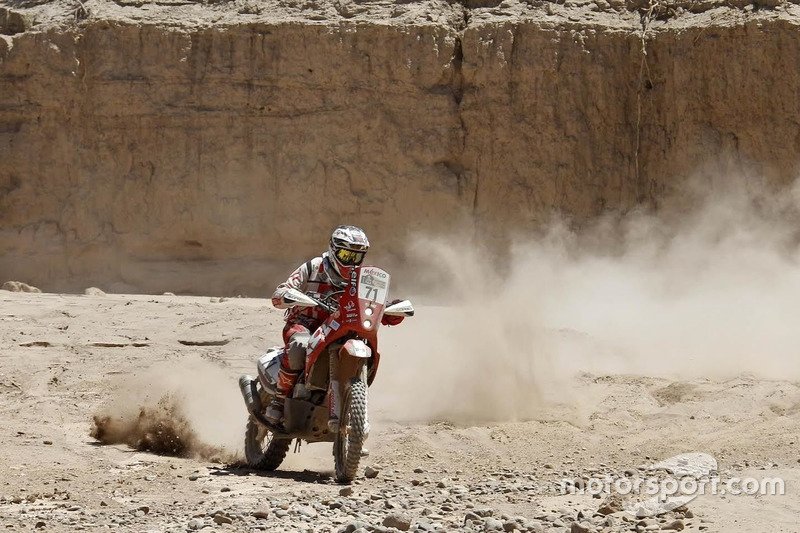 luisramv's tweet photo. Hoy parte .@CarlosGracidaG, el único mexicano que correrá el .@dakar y esta es su historia https://t.co/xKvuwRZy0K https://t.co/amu4Pa8OQy