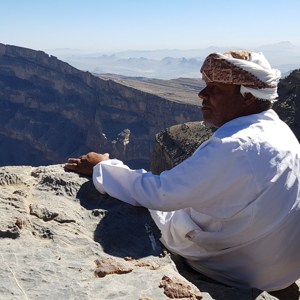 RobertStals's tweet photo. Spectacular view from the rim of Jebel Shams, known as the Grand Canyon of Arabia #Oman https://t.co/WBlYohMD4e