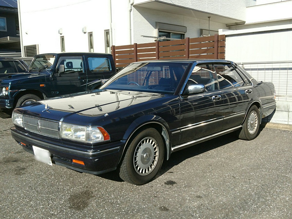 Sansui サンスイ 年初の自分に言っても信じないこと 中古車サイトで見つけたy31セドリックを買って 補修して ハチマルミーティングで展示する １枚目は購入前の写真