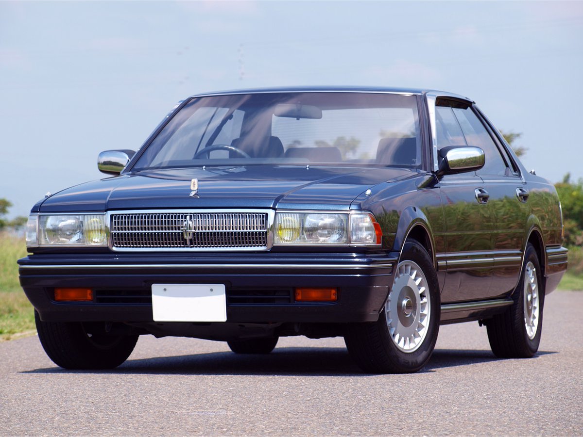 Sansui サンスイ 年初の自分に言っても信じないこと 中古車サイトで見つけたy31セドリックを買って 補修して ハチマルミーティングで展示する １枚目は購入前の写真