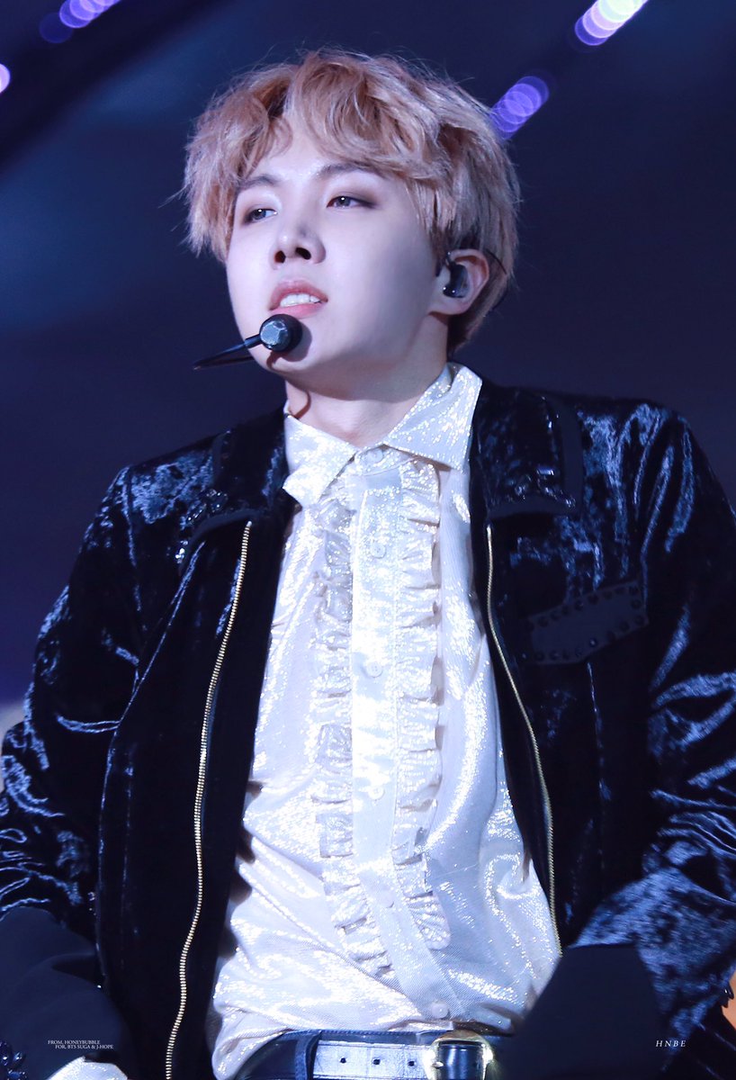 HONEYBUBBLE_'s tweet photo. 161226 가요대전 #제이홉 @BTS_twt https://t.co/qmtleKU7U9