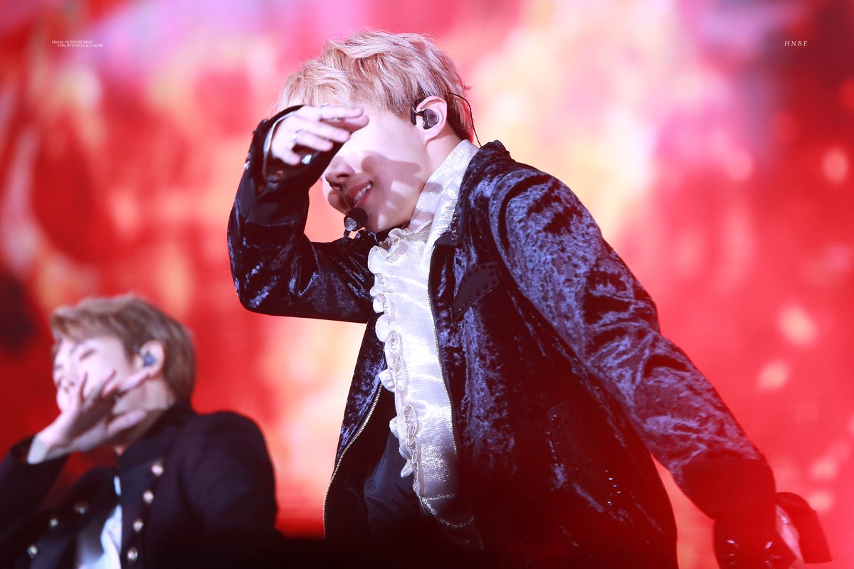 HONEYBUBBLE_'s tweet photo. 161226 가요대전 #제이홉 @BTS_twt https://t.co/qmtleKU7U9