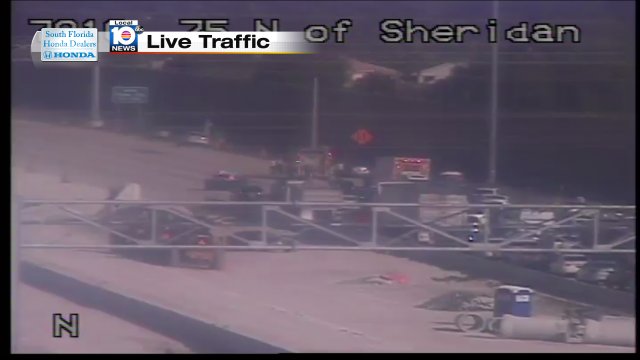 Crash on I-75 NB at Griffin Rd. Hwy Shut down! #trafficalert Alt: Flamingo Rd https://t.co/QoP6YM6zg7