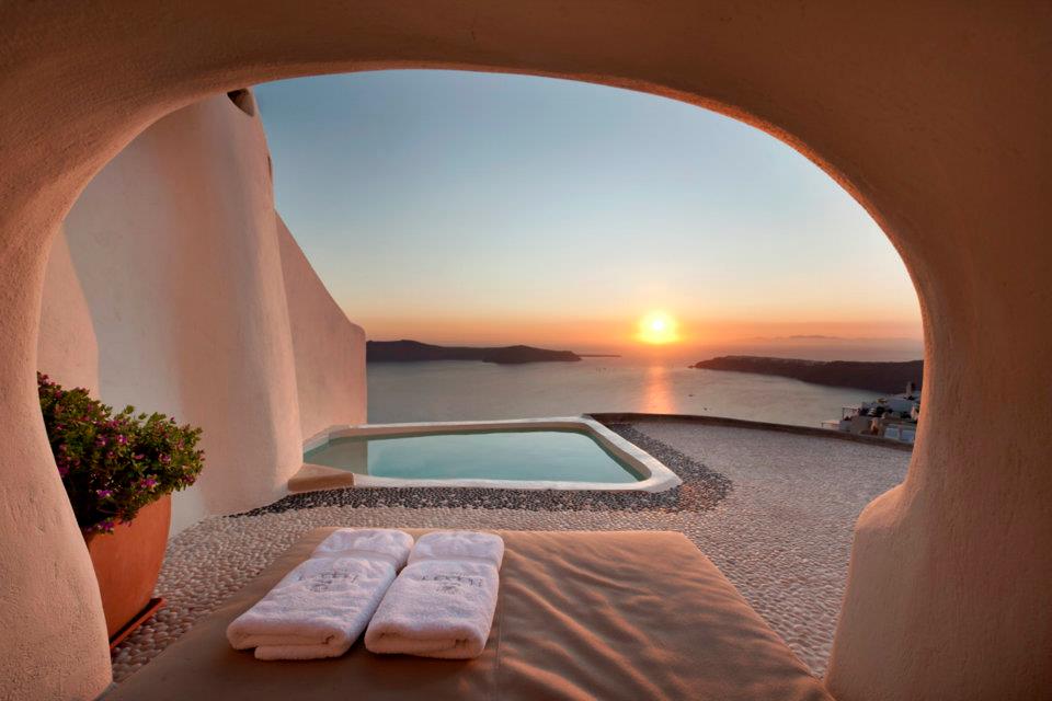 KapariSantorini's tweet image. We are # 1 place to visit before you die according to MSNLifestyle msn.com/en-us/travel/t… #Greece #Santorini #Hotel #Holiday #Bucketlist