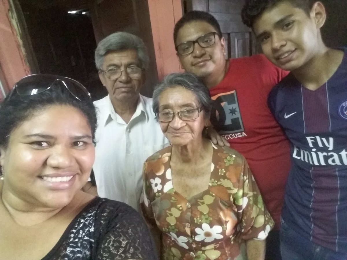 Rachelanny's tweet image. Familia, los amo