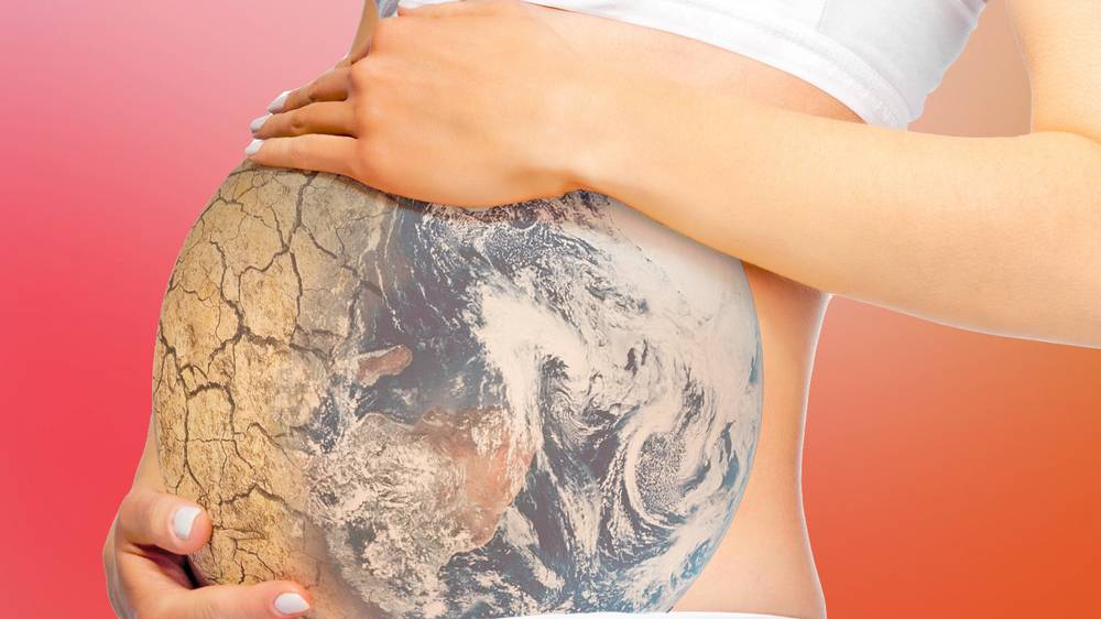 ViceLife's tweet photo. Our planet is so fucked that some women are choosing to not have kids https://t.co/tK3tO8tph6 https://t.co/ujn2Ob18We