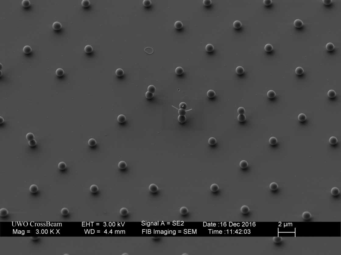 Vulpes_No9's tweet photo. 세계에서 가장 작은 눈사람이 탄생했다는 소식...
키가 3 마이크론도 되지 않는데, Western University의 캐나다 과학자들이 전자빔을 이용해서 만든 것이라고... https://t.co/R82DIeff6b