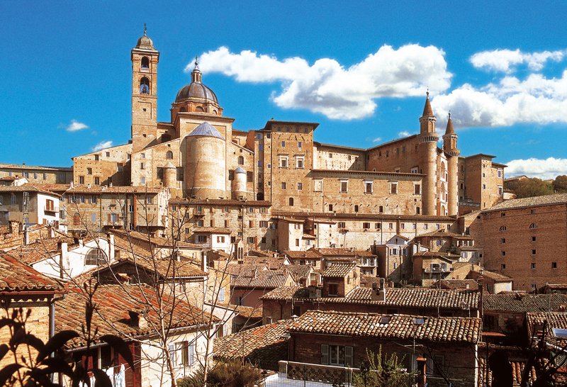 OurPrivateVilla's tweet photo. Today's day trip: #URBINO a medieval walled town located in the region of Marche &amp; World Heritage Site
#luxurytravel https://t.co/lgMN2RAYIP https://t.co/gqspEFYJAL