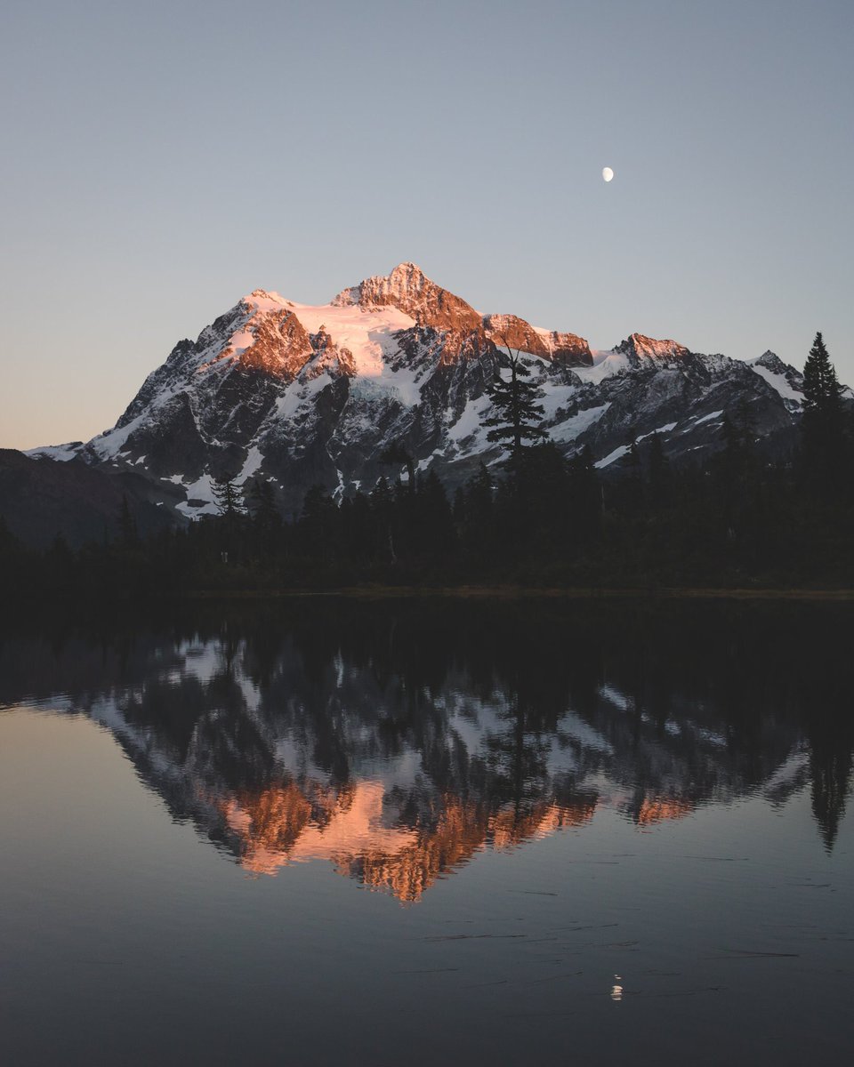 lifeadventuress's tweet photo. #In2017 I want to spend more time in the mountains. https://t.co/67WD5dKnse