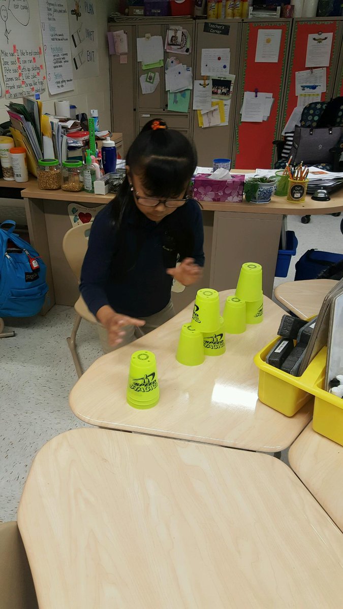 oliverExcel's tweet photo. The 3rd graders are cup stacking pros @CruzELTNewarkNJ @SWilsonELT @raymarin_ELT @OliverSchool @ELT_Newark https://t.co/SL9Mfa16N5