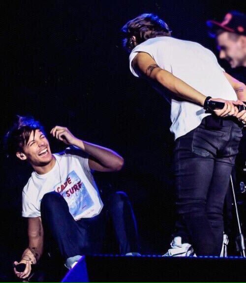 letymchaves's tweet image. Enquanto vcs discutem vou ficar aki adorando meu ship supremo

DIRECTIONERS VENENOSAS
#NOW2016 #NOWOneDirection
#AMusicaTaBoaSemOneDirection