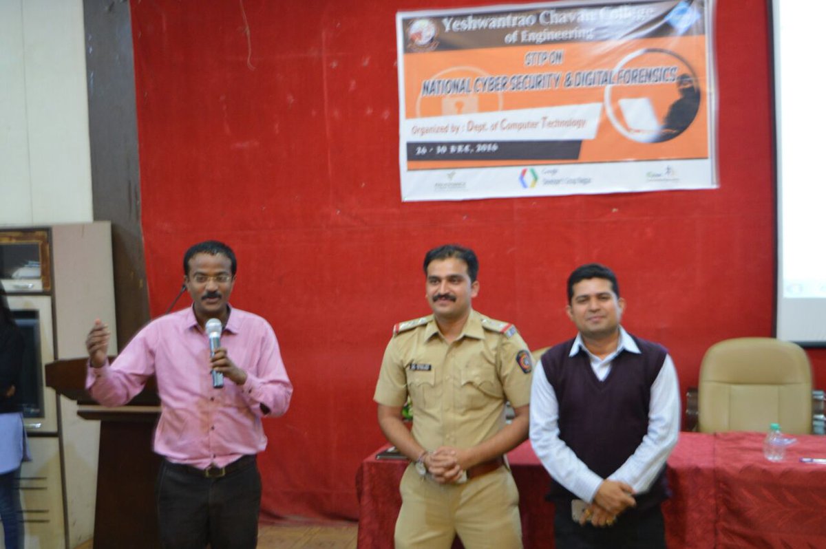 NagpurPolice's tweet photo. Delivered #seminar on National #cybersecurity &amp; Digital #forensics with #anti-ragging @ YCCE #Nagpur by API Mane &amp; Adv. Alone (law officer) https://t.co/YKI1HBty9j