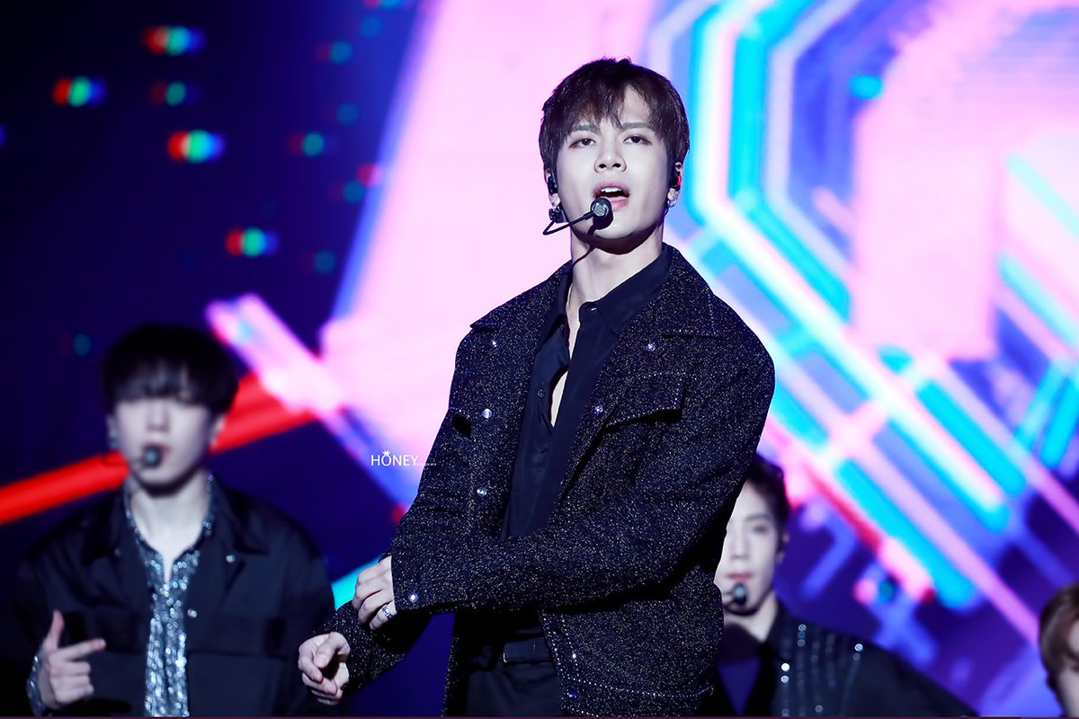 honeyjackson852's tweet photo. [HQ] 161226 SBS가요대전 🎙
너무너무너무너무너무너무너무 잘생겼어...😲❤
#JACKSON #GOT7 #JACKSONWANG #잭슨 #갓세븐 #王嘉尔 https://t.co/zEX62yIlVO