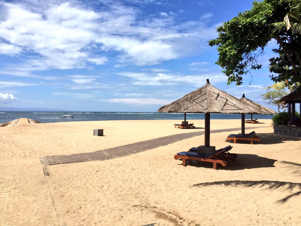 JetsetBoyz's tweet photo. Another #2016TravelHighlight was a two weeks @HHonors reward stay at the gorgeous & luxurious @ConradBali Suites. Relaxation & pure bliss! π https://t.co/y0t9qaFb1h
