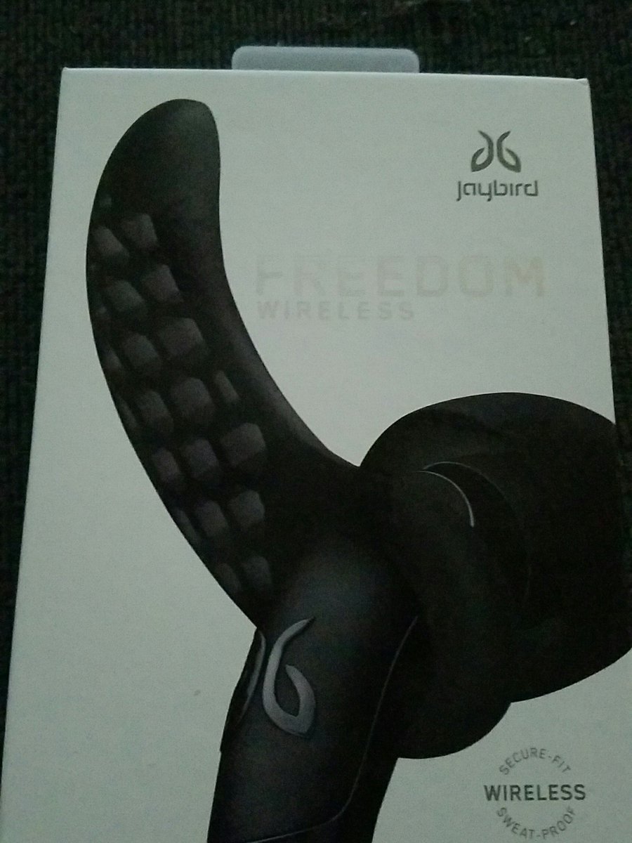 cmurphy0984's tweet photo. @JohnLegere @TMobile  look what came today!!! Thank you!! #marathontraining #runners #perfectgift https://t.co/sql4HsaTVa