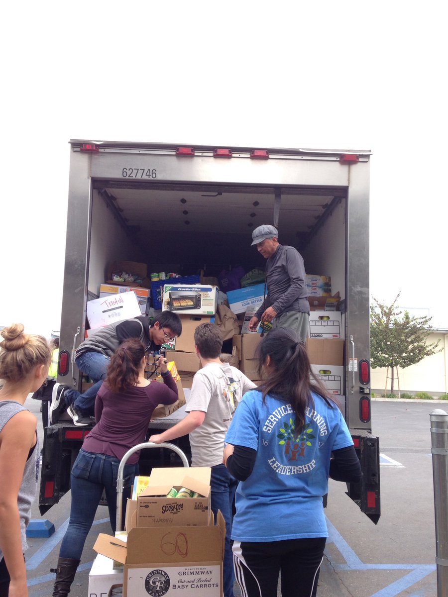 All our hard work from our leaders on campus has paid off! Look at them in action! 💪🏽💪🏽