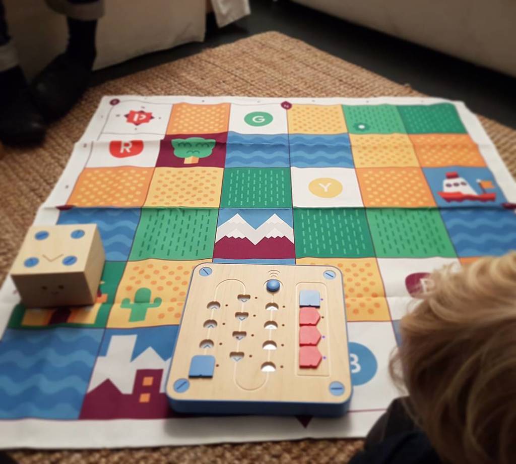 McFly76's tweet image. #infiniteloop #cubetto #littlecoder ift.tt/2hq4MqC