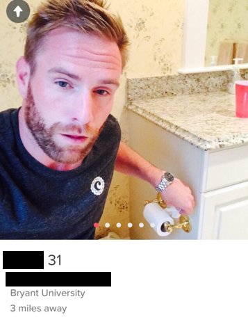 datelikeachamp's tweet image. Just Say No to Toilet Selfies datelikeachampion.com/2016/12/27/jus…