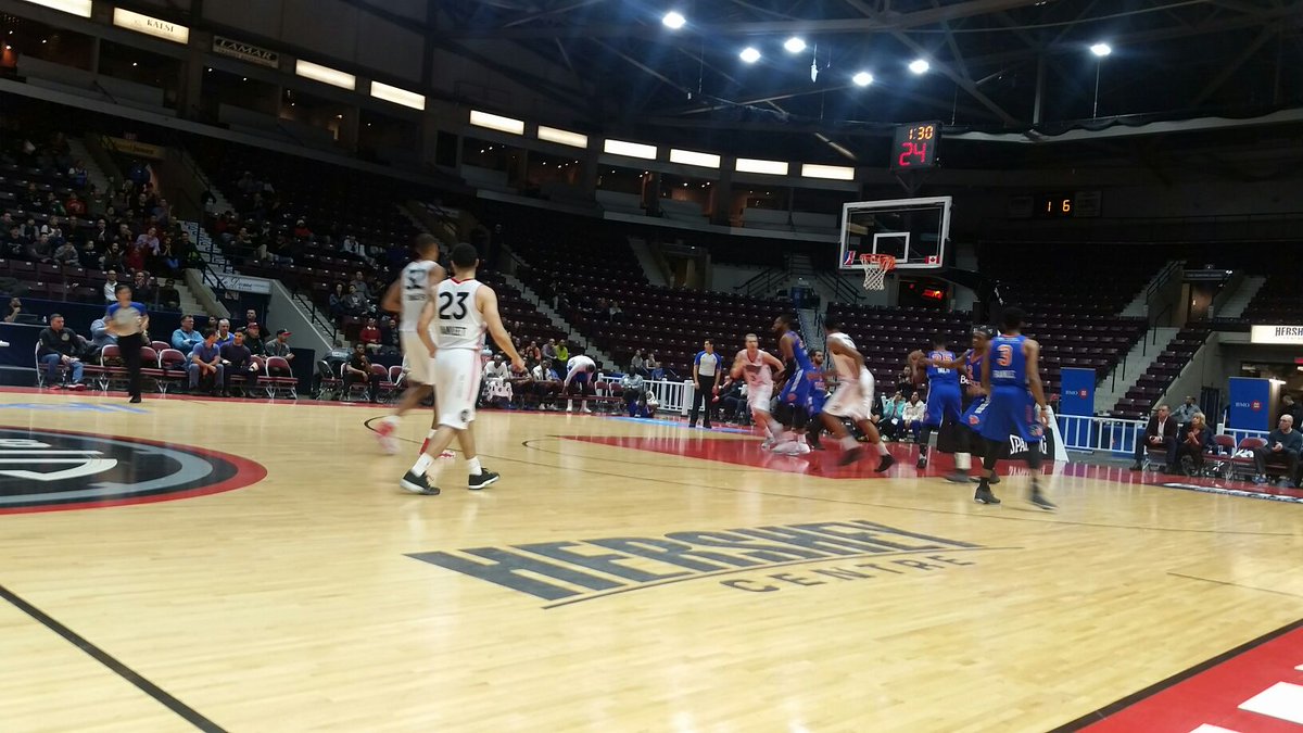 BP_FinancialDr's tweet photo. Thank you to Mark, a BP Fan, for sending pictures from @Raptors905 vs Westchester Knicks game on Dec 22! Join us at BP to win tickets! https://t.co/42FzVR1LgF