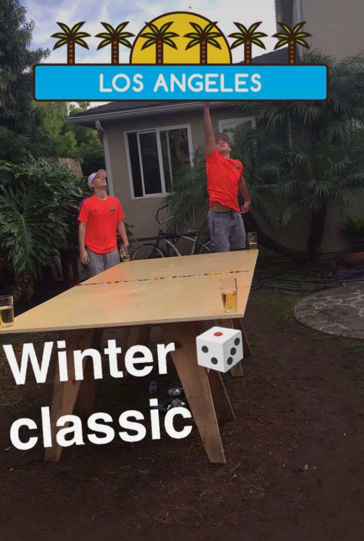 die4lyfe's tweet image. Hucking headquarters of the world 🎲🌎 #Beerdie #LA #Dieup #WinterClassic