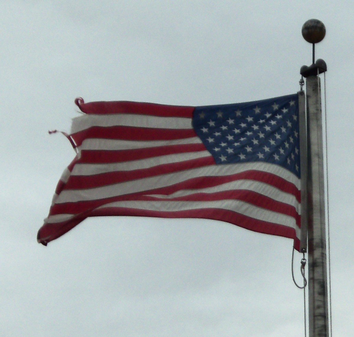 FlagShaming's tweet image. .@USPS @USPSHelp, 
Can you get the tattered flag at 38668 PO replaced? It's disgraceful!

Title 4, USC, Chapter 1, § 8 (k)

#FlagShaming