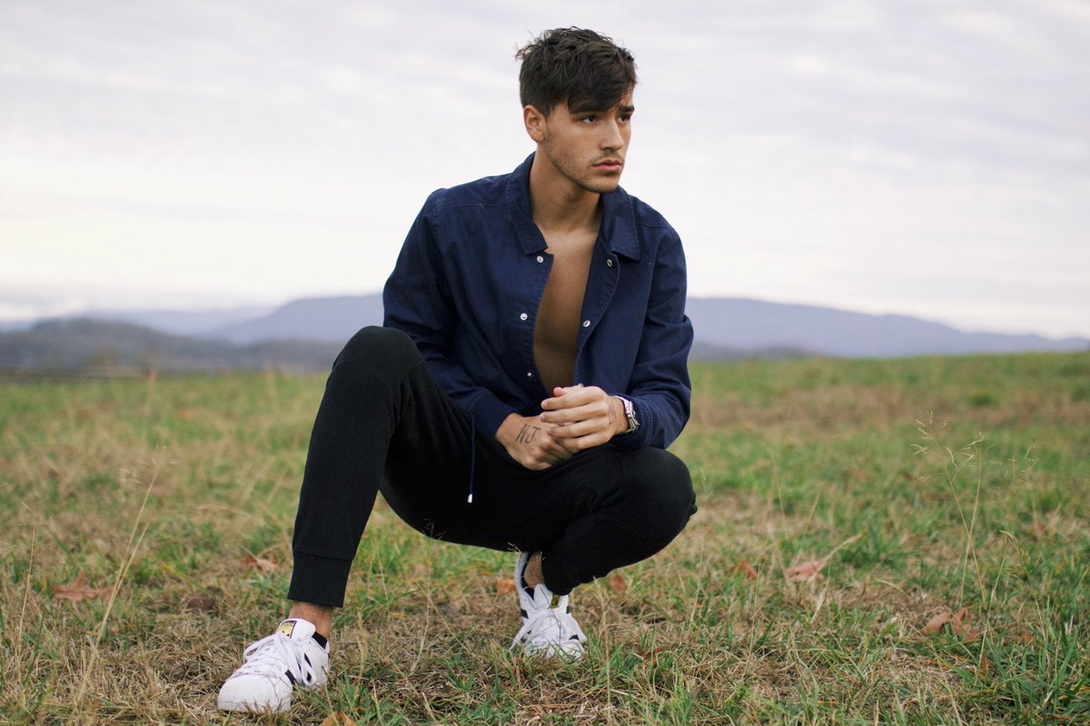 JacobWhitesides's tweet image. ☁️