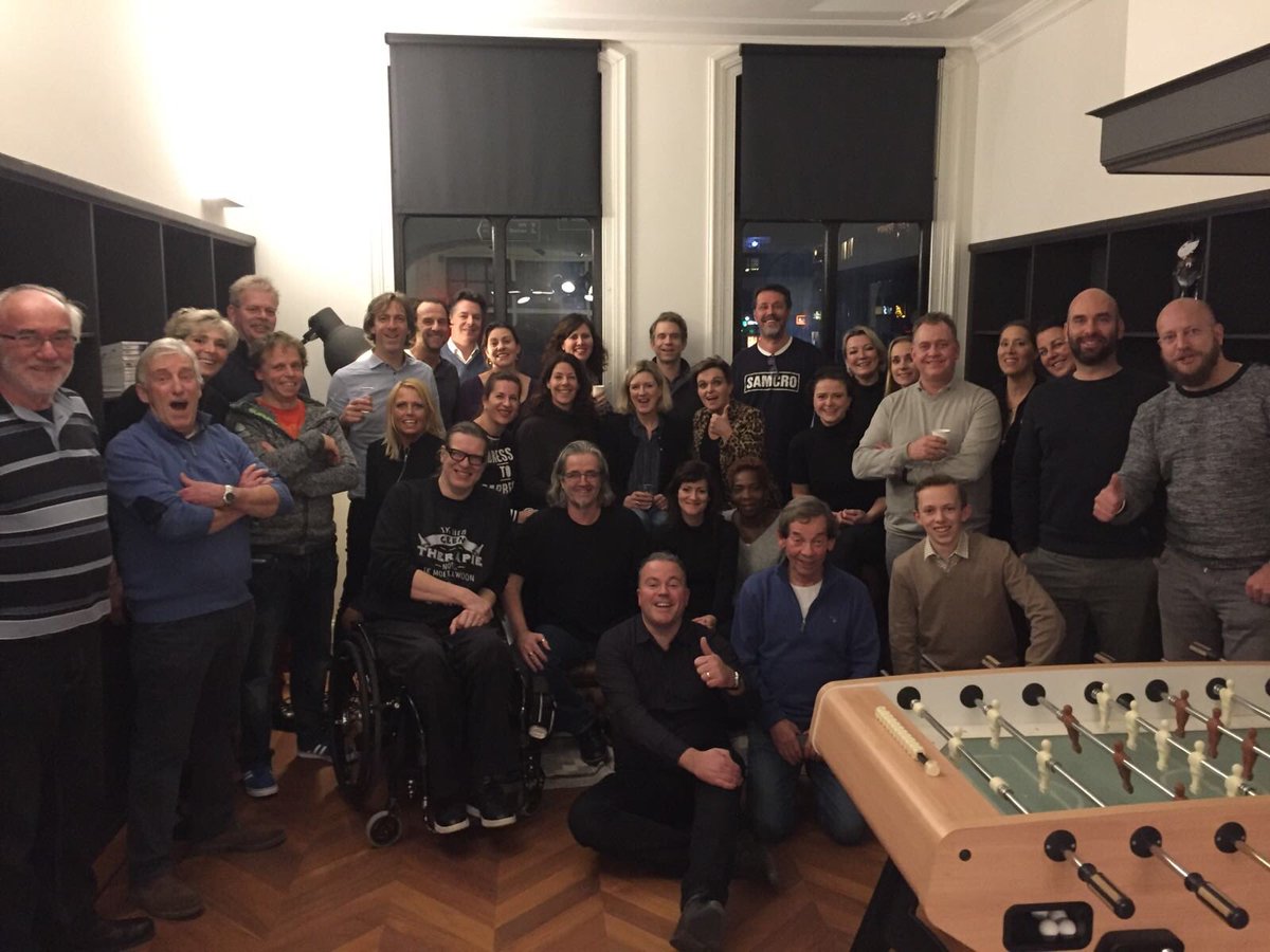 VDGbrok's tweet photo. Prachtige avond #dok2016 met Team Onnozelen! Complimenten aan de organisatie, mooi bedacht allemaal. https://t.co/T1KLzpUAMQ