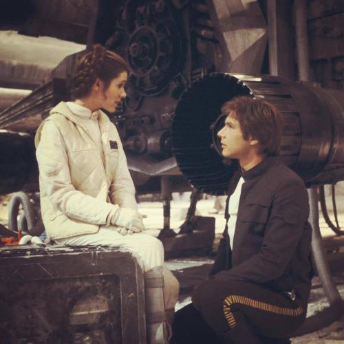 FandomTingling's tweet photo. The fact that I will never see them together again just breaks my heart! #HanLeia #CarrieFisher #HarrisonFord #PrincessLeia https://t.co/uWjMzl6rdv