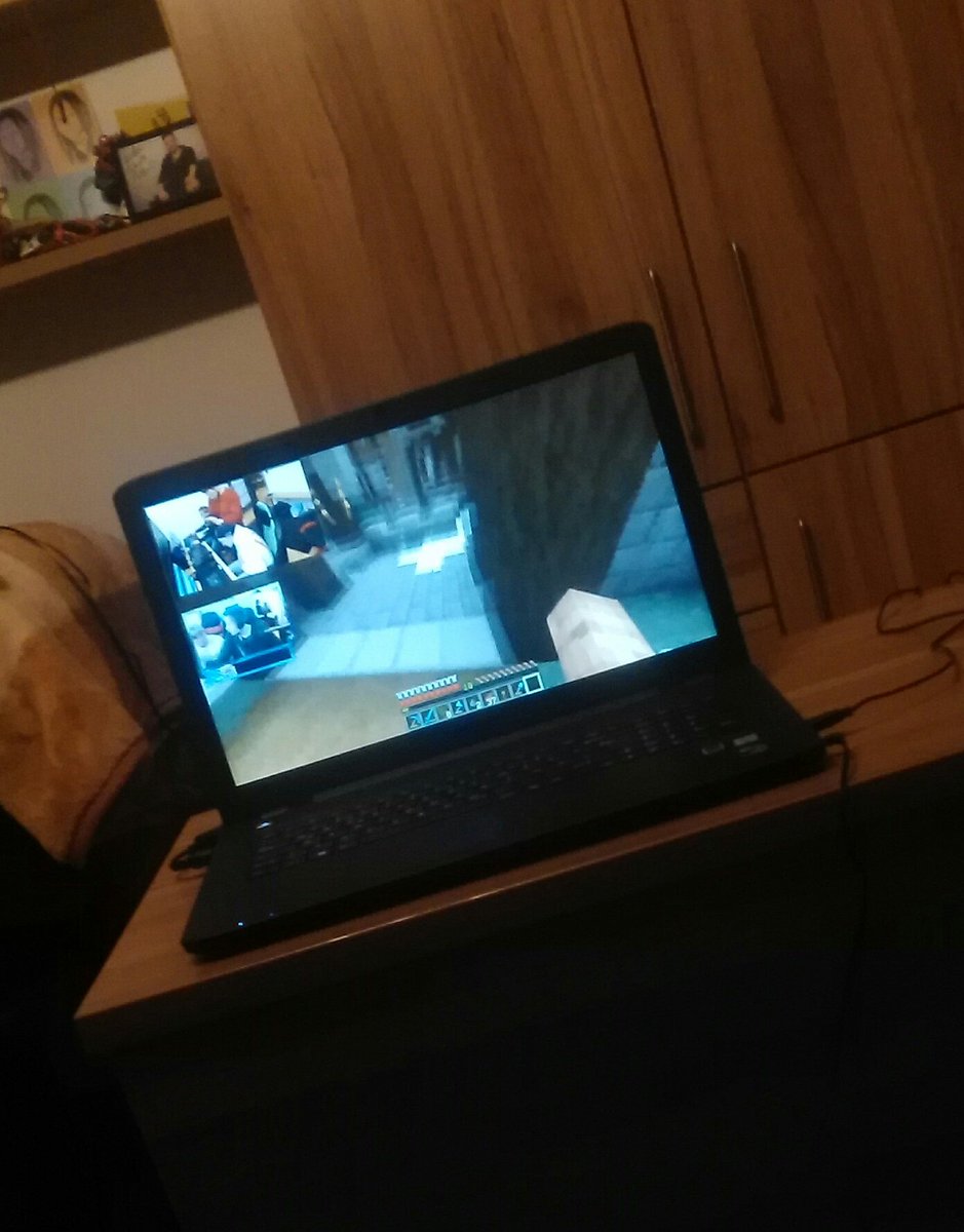 x_xnadineo_o's tweet photo. #rewimerch Goalss!💪💕
@rewinstore #24hRewi @rewinside https://t.co/fniHu7dRi1