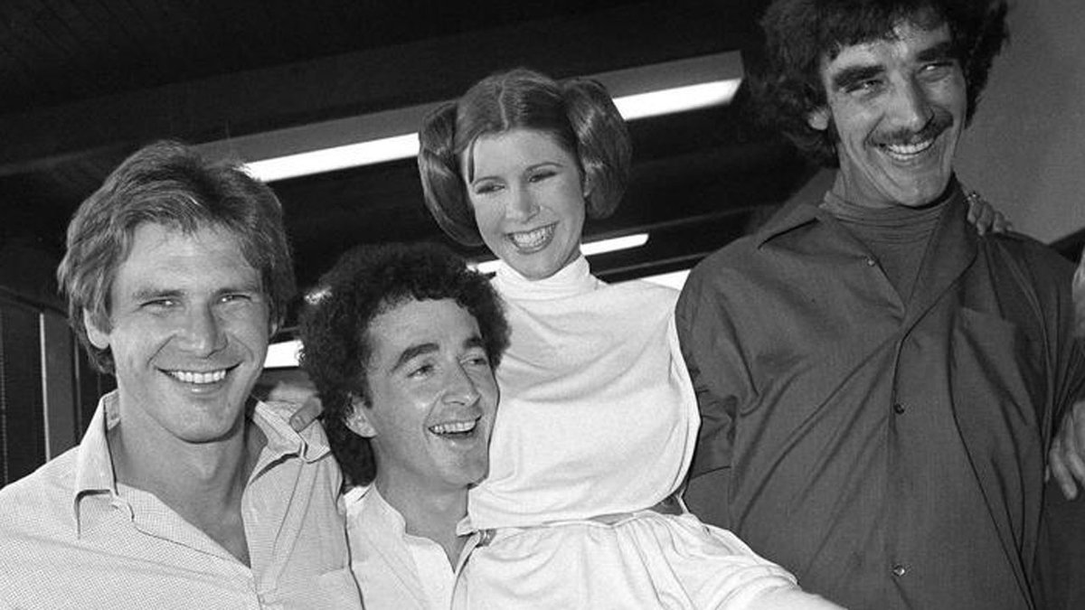 5 highlights of #CarrieFisher's Hollywood life and times bit.ly/2hl40aU https://t.co/zTpb2ZTcR0
