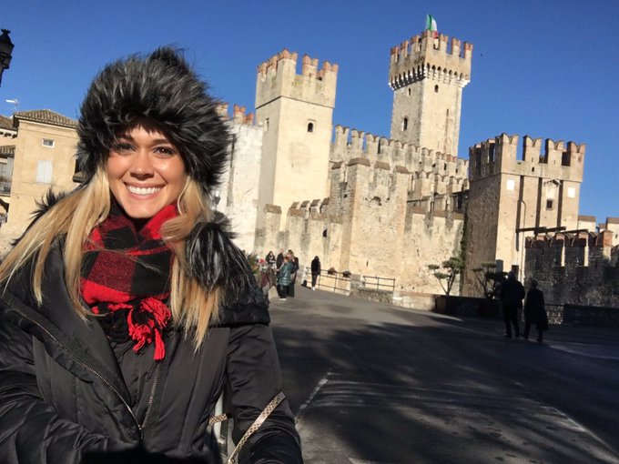 Storming the Castle #Sirmione 👸🏼 #castelloScaligero #LagoDiGarda https://t.co/O2iBHQdCQY<a href="/tag/sirmione"class="tags">#Sirmione</a><a href="/tag/castelloscaligero"class="tags">#castelloScaligero</a><a href="/tag/lagodigarda"class="tags"><span>#lagodigarda</span></a>