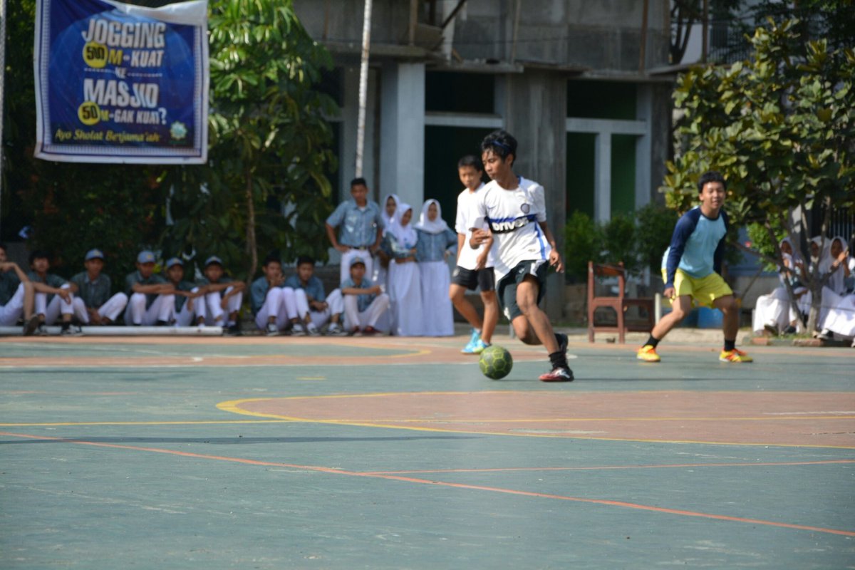 wahyu_per10's tweet photo. Belajarlah hingga dirimu menjadi seorang yang di banggakan #tekuk #cape #classmet#sikidal https://t.co/WyRCp39xCq