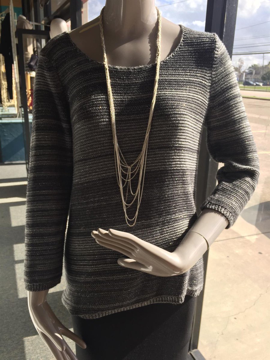RTResale's tweet photo. AT #Loft #Top
Sz: #Medium
$15.99
#atloft #clothing #fashion #style #silver #retailtherapy #shopsmall #iwant #weship https://t.co/xFoSj2V52L