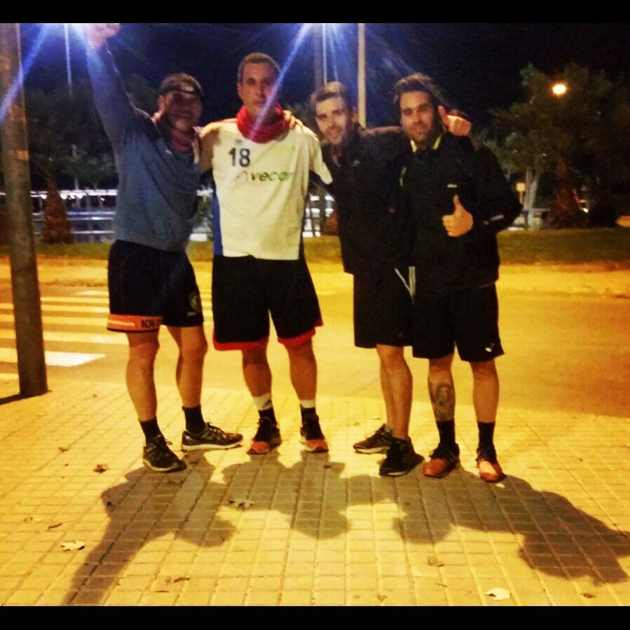 franverde81's tweet photo. Buen rato de carrera con los jugadores senior del @CBM_Cantera_Sur. Seguimos entrenando y seguimos mejorando. #keeppushing #keeptrainning 💪🏻 https://t.co/0GhsT2yzvQ