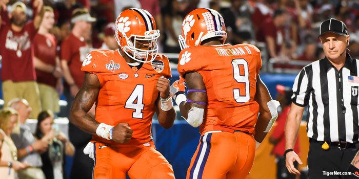 ClemsonTigerNet's tweet photo. Delta adding flights for 2016 Fiesta Bowl: https://t.co/OOiLE6WOUl #Clemson https://t.co/NaqhSfMCPK
