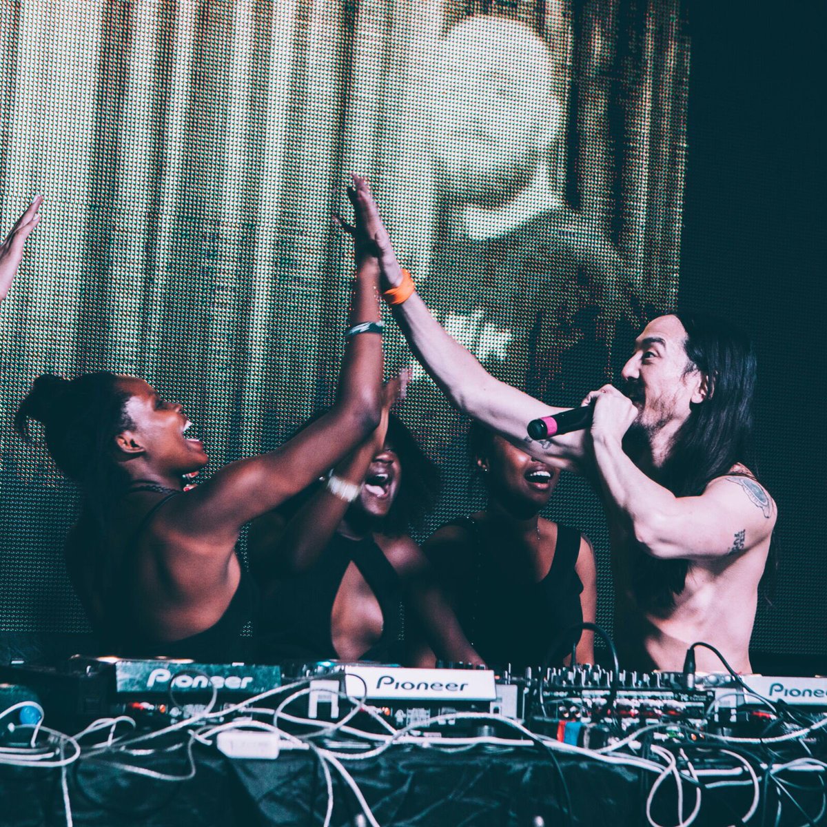 🤚🏽 https://t.co/0IouORqWOP