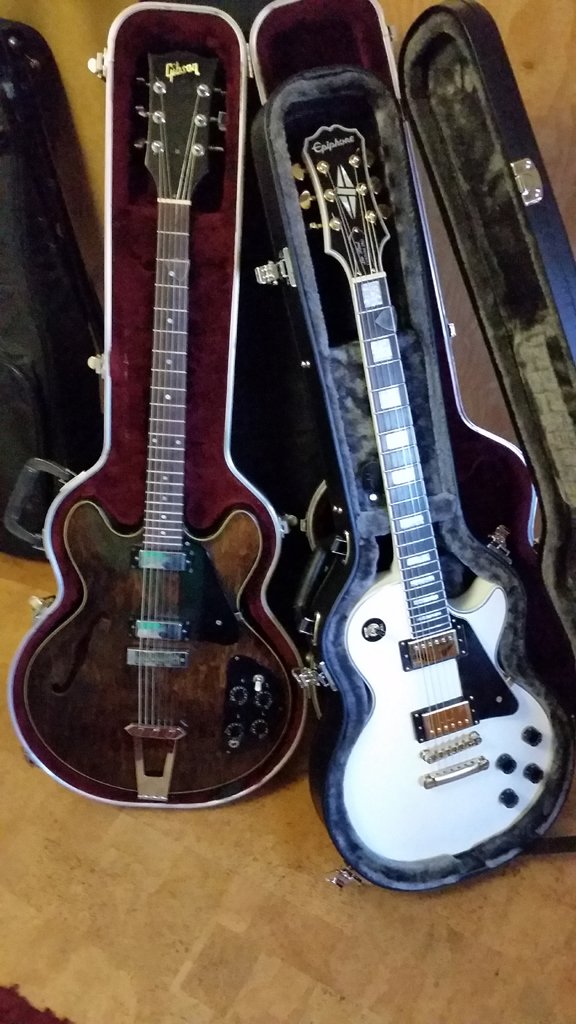 StairwayNowhere's tweet image. Happy holidays-let's make 2017 unaccountably awesome!